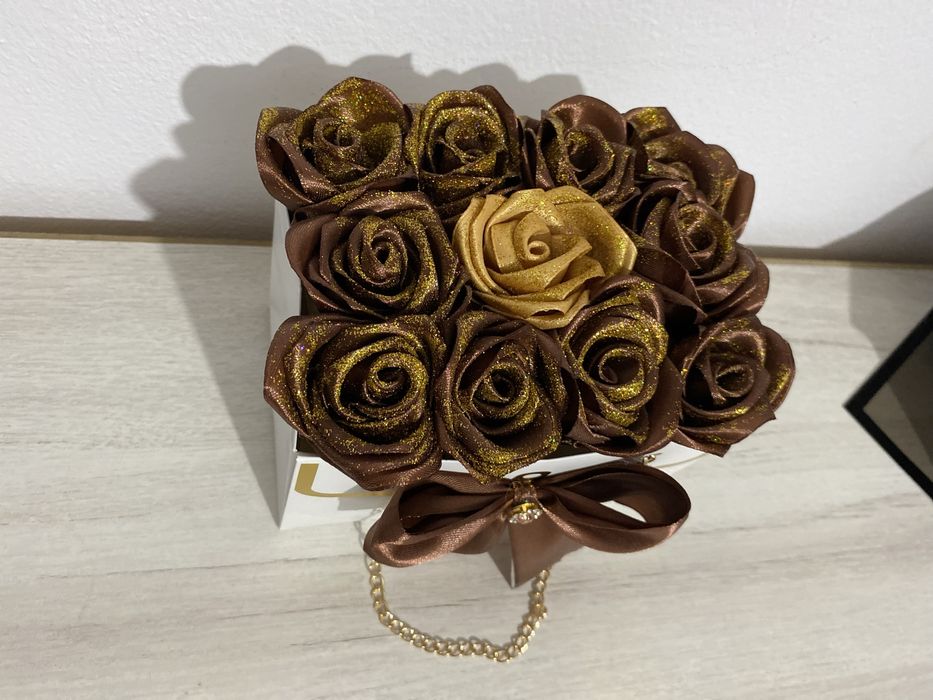 Trandafiri din satin