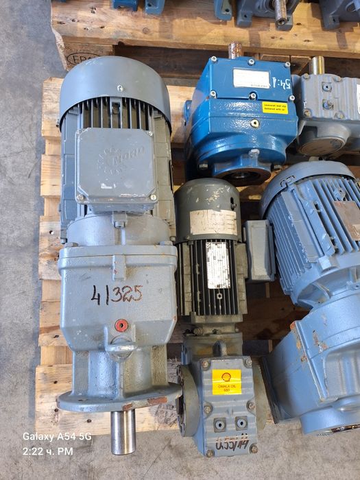 Мотор-редуктор редуктор SEW