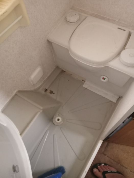 Продавам английска двуосна каравана AVONDALE Land Ranger 6,5