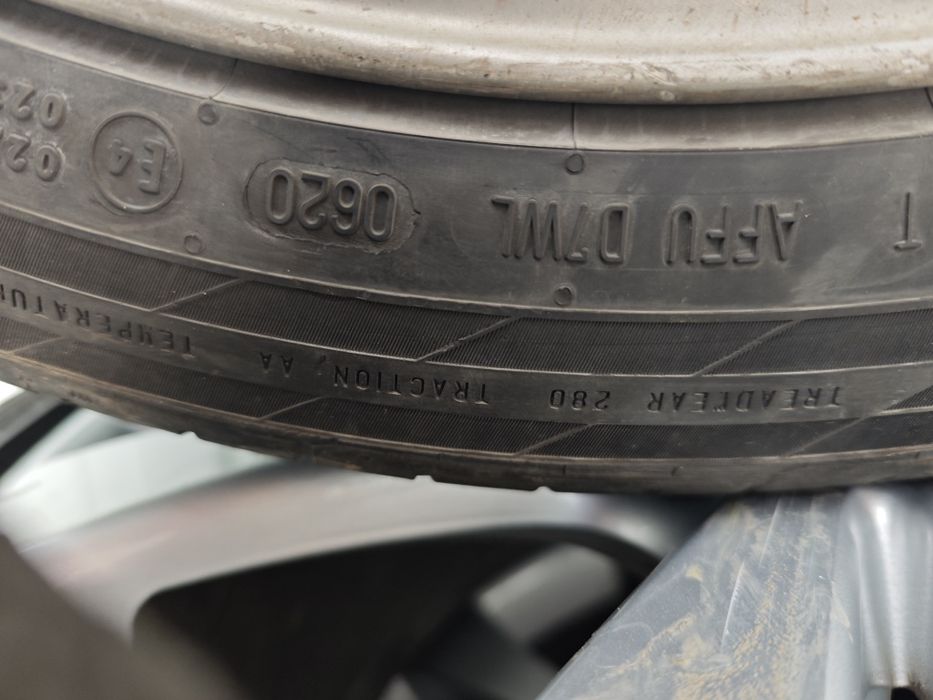 Set roti complete,jante OEM VW Chicago,anvelope Continental 235/45/18