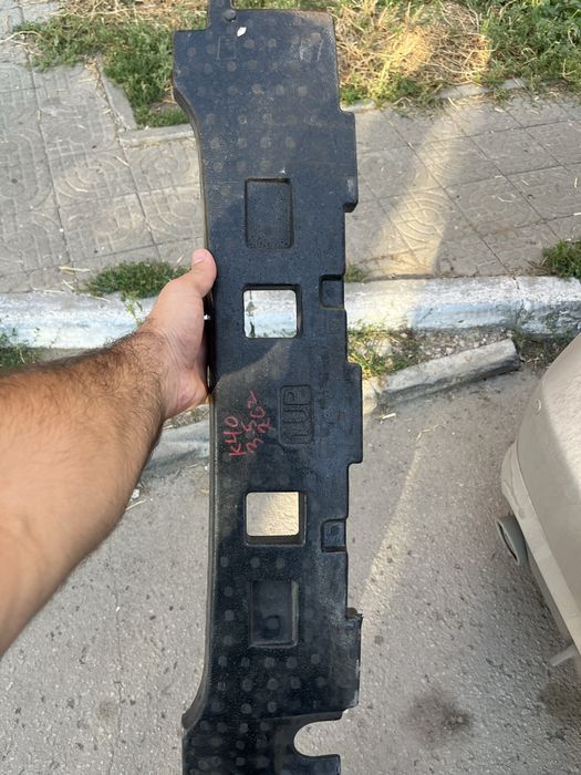 Абсорбер под бампер  ( наполнитель) на камри 40