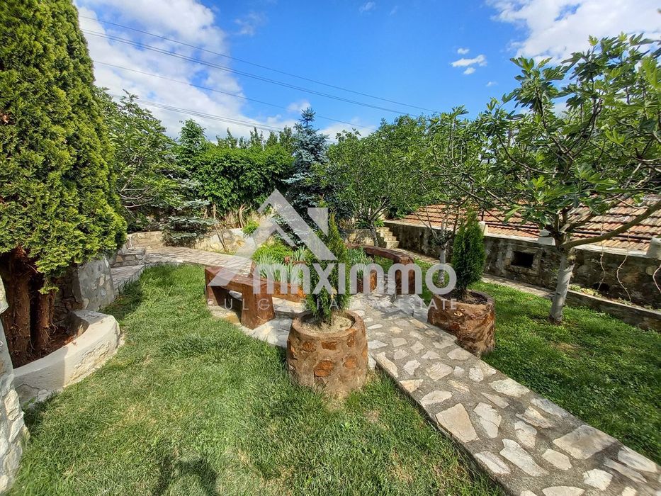 Двуетажна Къща С Басейн! В Тоскански Стил! Четири Паркоместа! Екологи