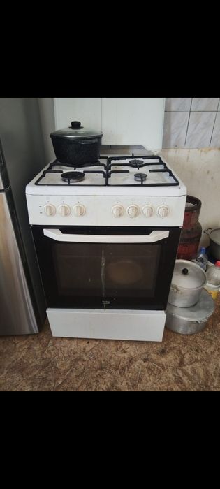 Продам газ плиту