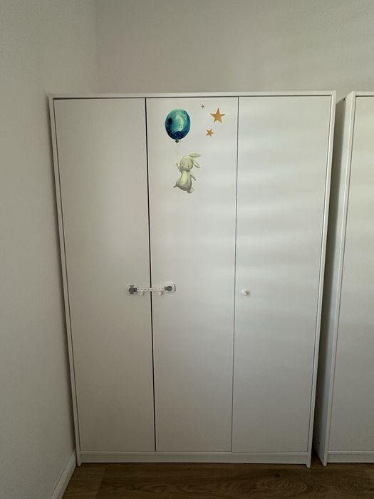 Vand 2 dulapuri camera copiii