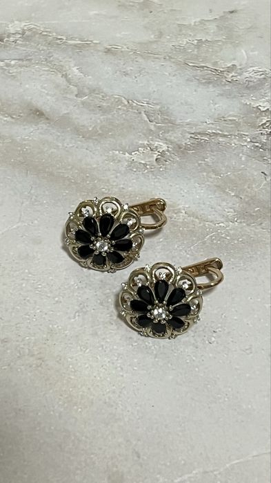 Продам серьги золото 585 проба