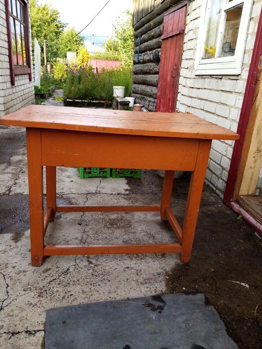 Продам стол обеденныйй