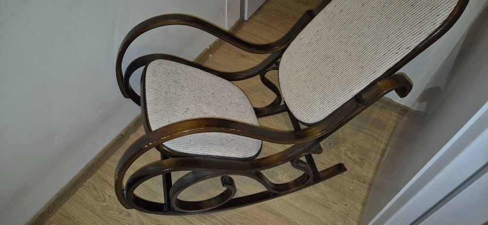 Scaun balansoar vintage din lemn curbat (stil Thonet)