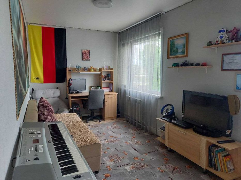 Продам 2х этажный коттедж(дом)