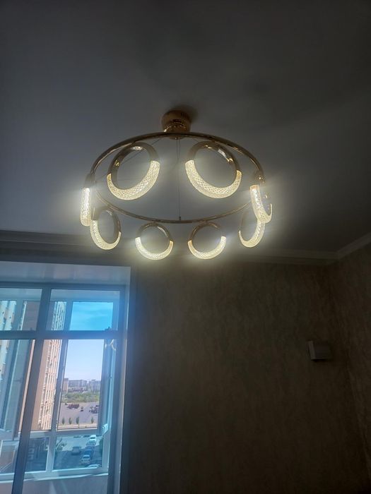 Современные потолочные люстры