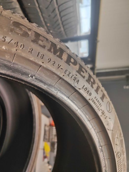 2бр.зимни гуми 225/40/18 Semperit