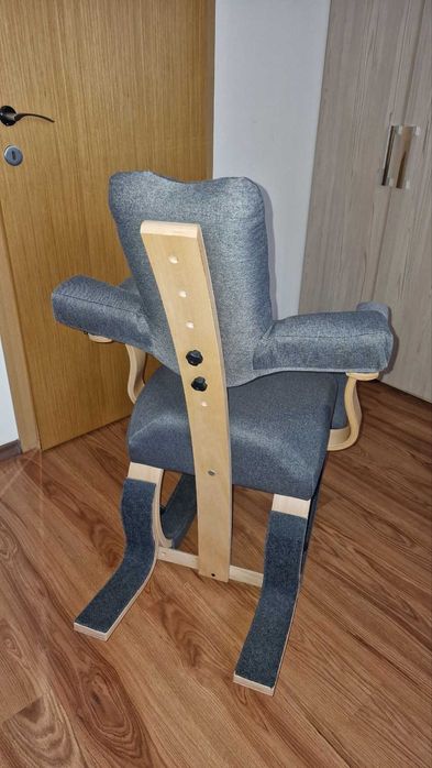 Ергономичен коленен стол за активно седене 
Ergo Active Gravity Allin1