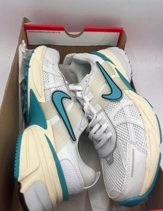 Nike NIKE V2K Run 44.5