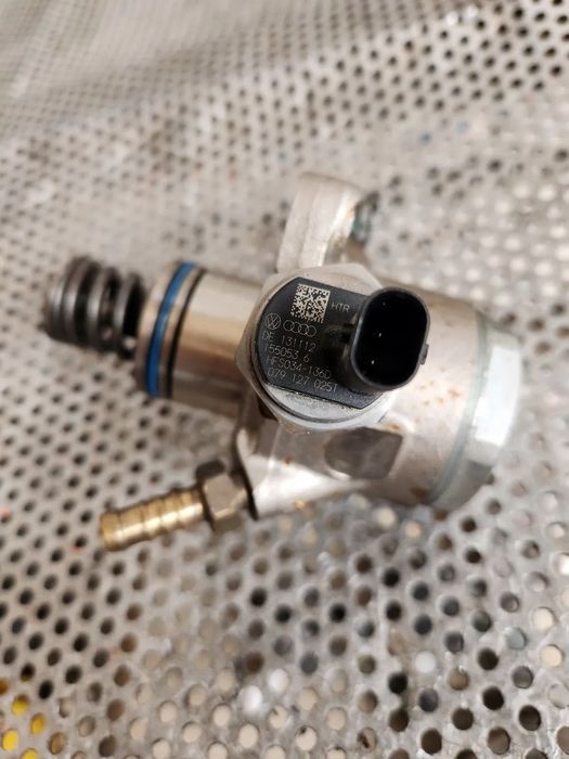 Pompa Inalta Presiune Audi A6 S6 RS6 A7 S7 RS7 A8 S8 RS8 Bentley 4.0 TFSI Cod T - Dezmembrari Arad