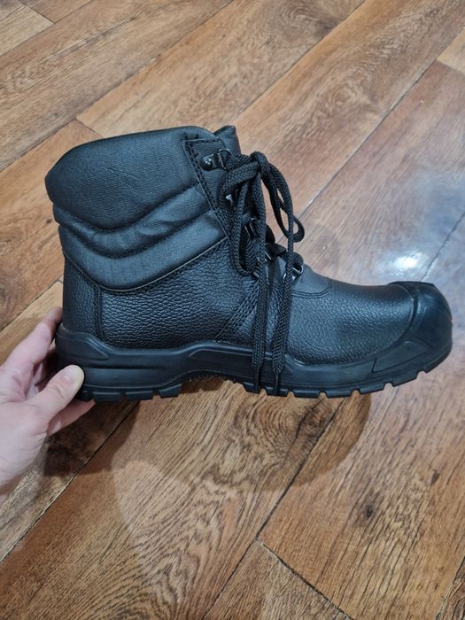 Продам спец.обувь