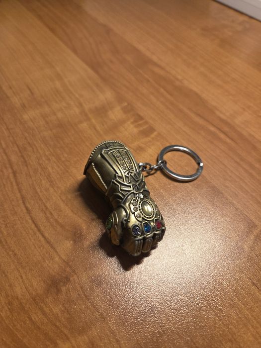 Брелок перчатки таноса