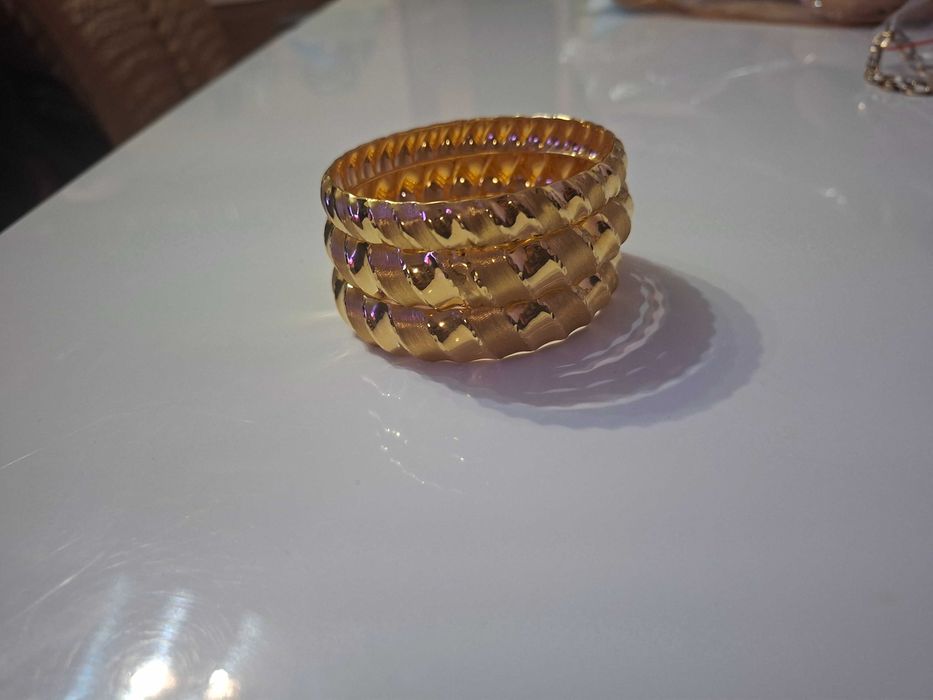 Златни гривни, 26.5 грама, нови, 585 маркировка, 14 карата