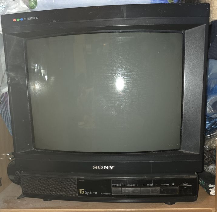 телевизор Sony Trinitron, модел KV-1484MT.