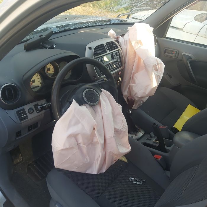 Тойота Рав 4 2.0 D-4D 2003 г.116 к.с