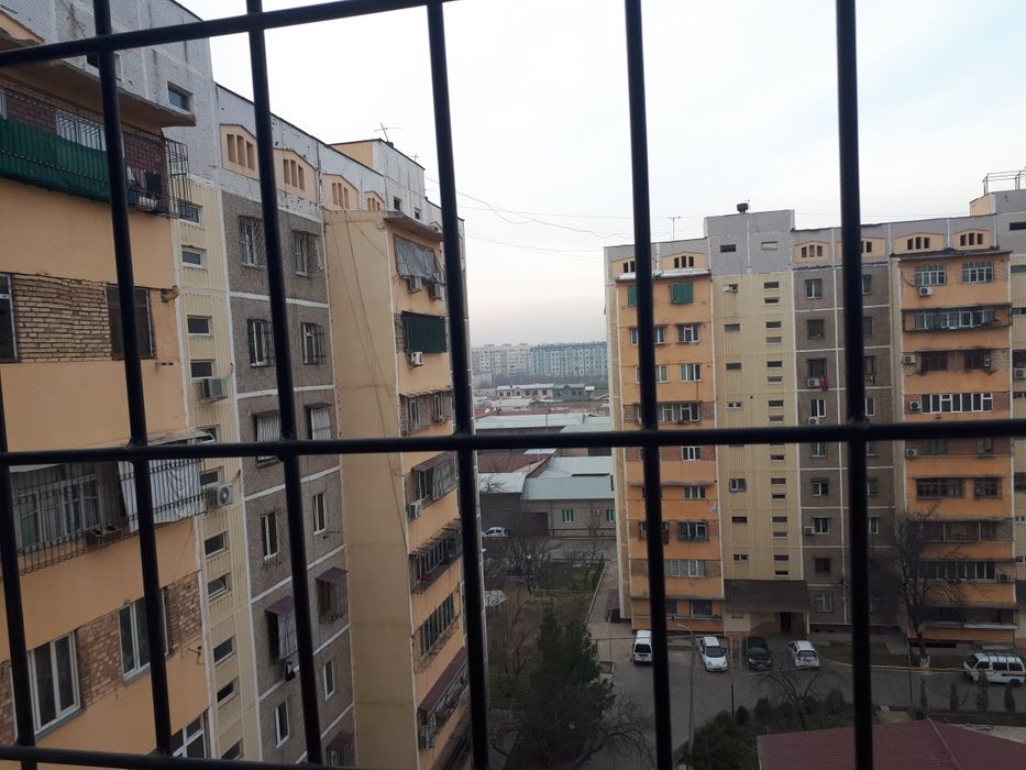 Kvartira sotiladi 9 etajli