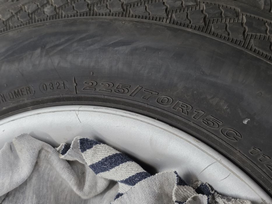 Зимни гуми Nexen 225/70R15C дот 21г