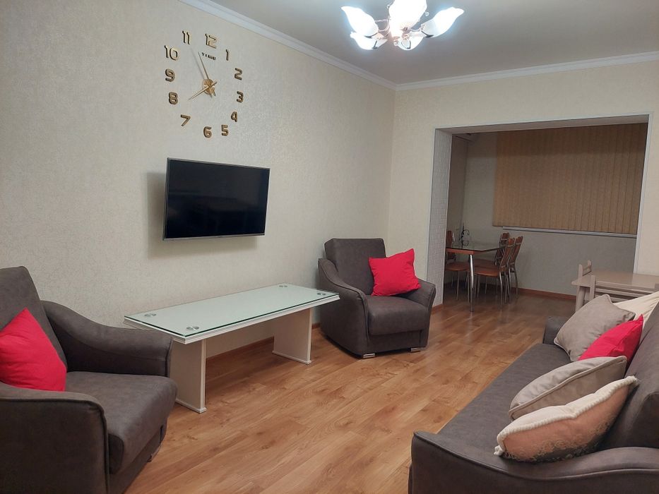 Иностранцу,Своя.2/3/4,Метро Буюк Ипак Йули,Максим Горький,  БИЙ