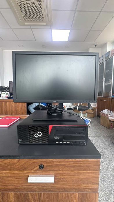 Set Calculator Fujitsu Esprimo E920, monitor LED 22" Dell E2216HV, i5-4590, 8 gb ddr3, SSD 240 GB, HDD 500 GB, DVD-ROM, WIN 10 PRO