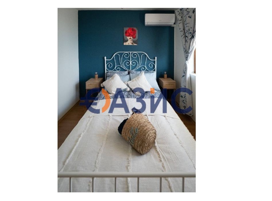 Къща на 3 етажа 320 кв. м. + парцел 500 кв. м., м. Инцараки, Свети