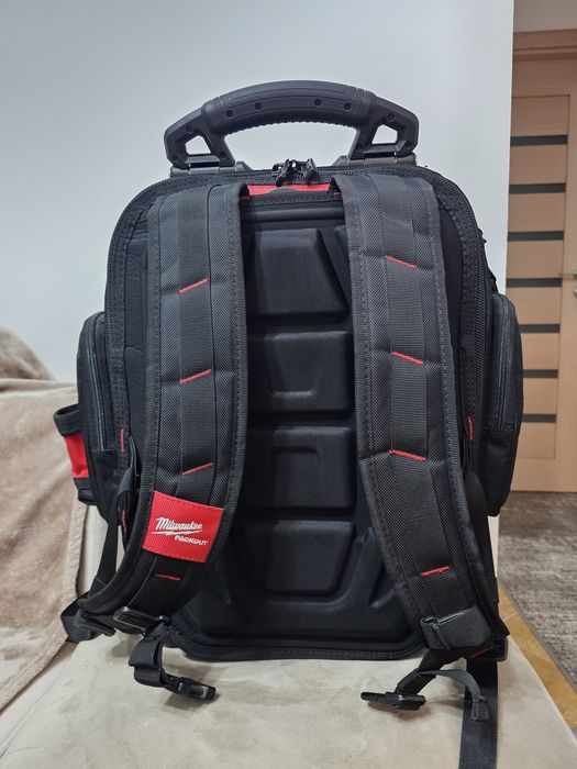 Rucsac milwaukee packout nou.Sculele nu sunt incluse