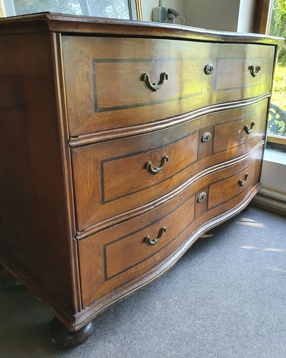Comodă Curbata veche *** vintage / antic / vechi / retro ***