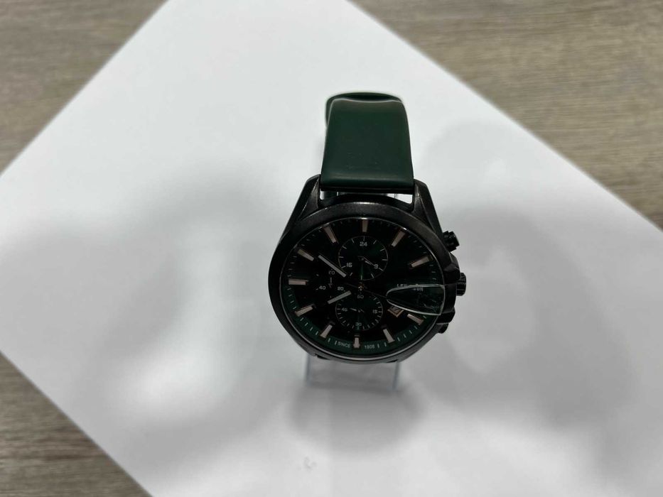 Продава се мъжки часовник Lee Cooper