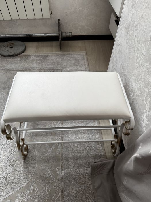 Обувница новая цвет белый