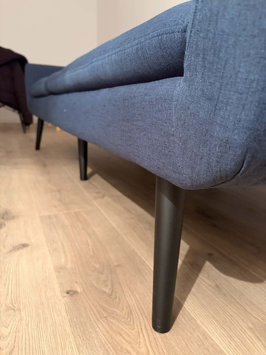 Canapea albastru bleubarin