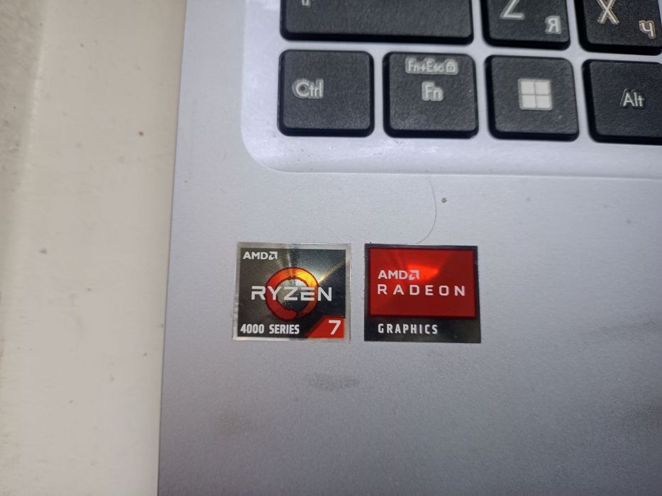 Noutbuk ASUS Vivobook