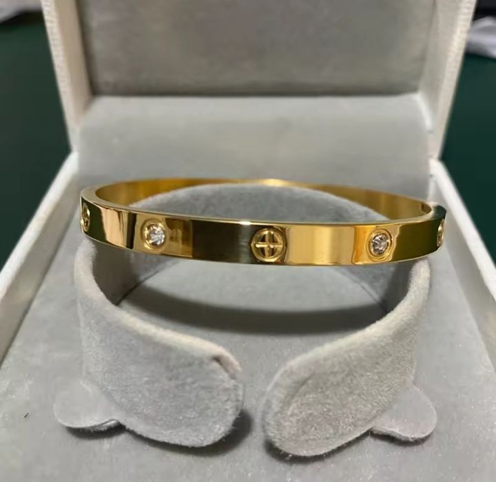 Дамски бижута от стомана с златисто и сребро покритие