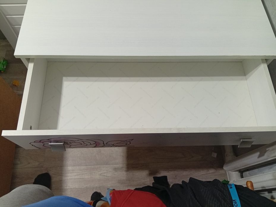 Камод на 4 полки.