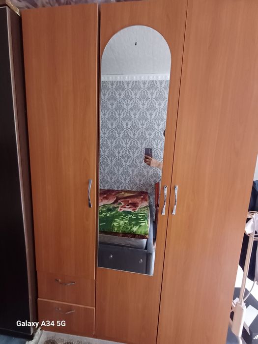 Продам шкафы и письменный стол
