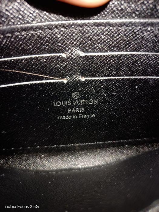 Продается мужское портмоне LV