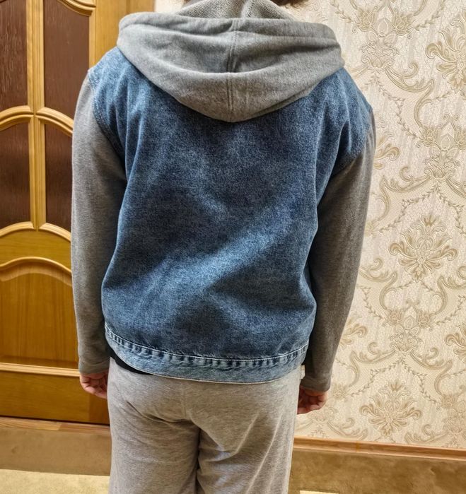 Куртка весенняя тонкая