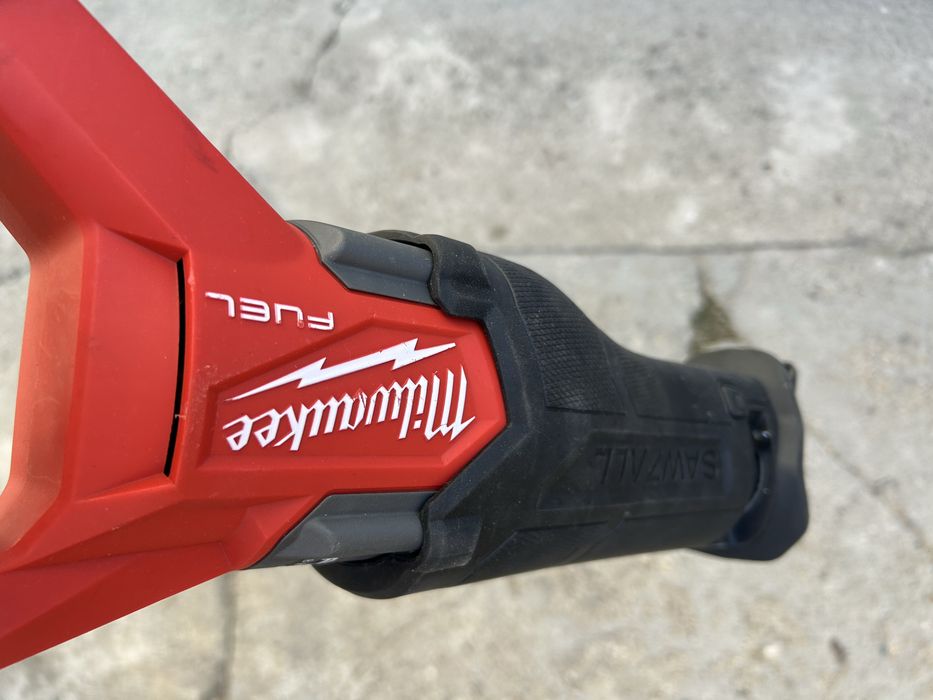 Fierastrau sabie Milwaukee M18 FSZ