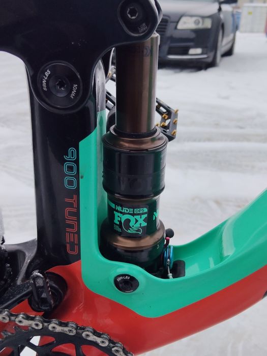 SCOTT  900 tuned ( carbon100%)