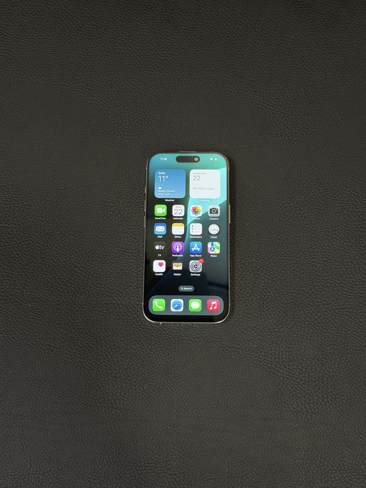 Продавам iPhone 16 PRO 512 GB