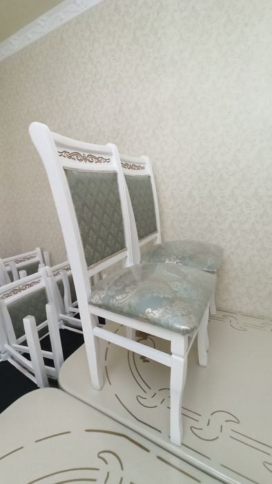 Гостиный стол со стульями ! ! !