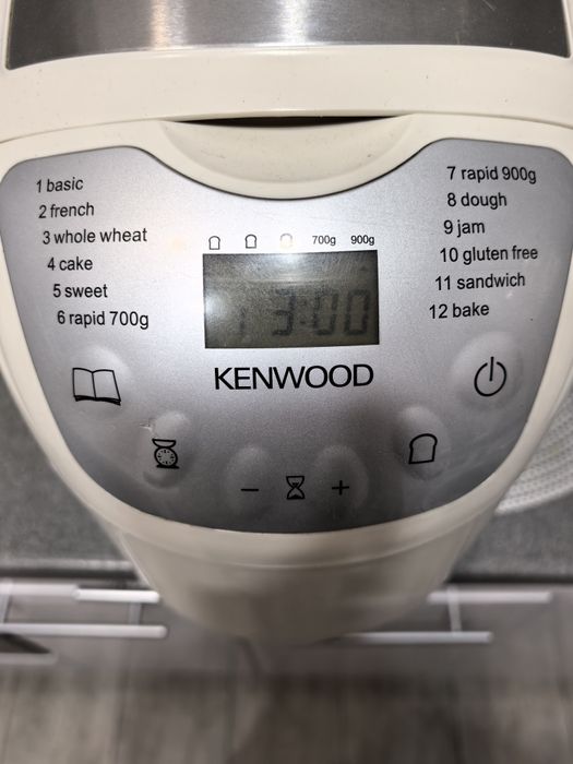 Продам хлебопечку Кенвуд