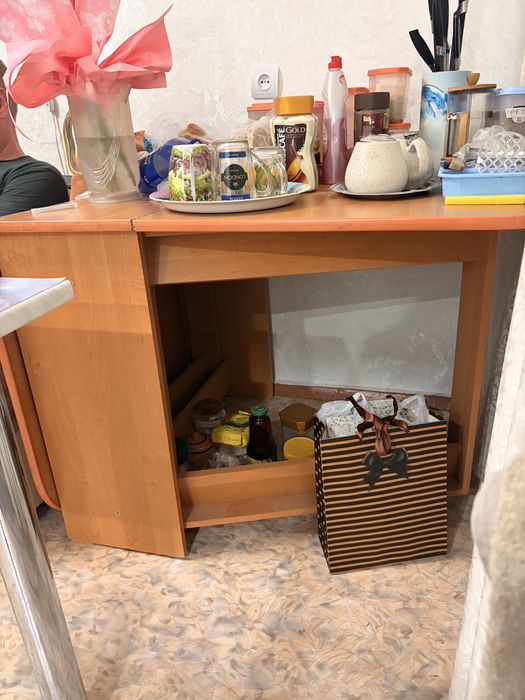 Продам стол книжка