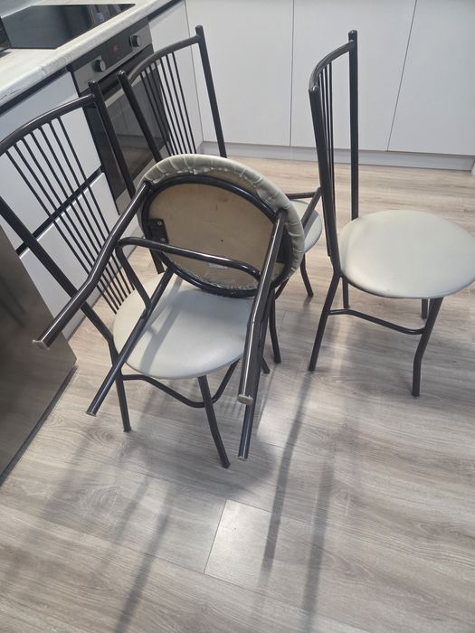 Стулья продаётся 4шт