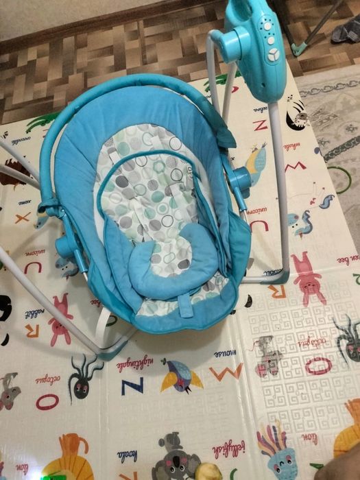 Детская кровать и еще подарок есть