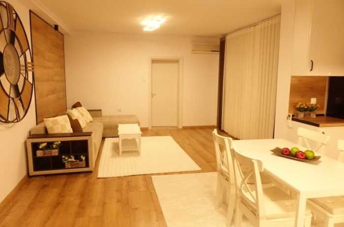 Дава се под наем Тристаен апартамент в София, Център - 100 кв.м за 1100 € - Снимка #1