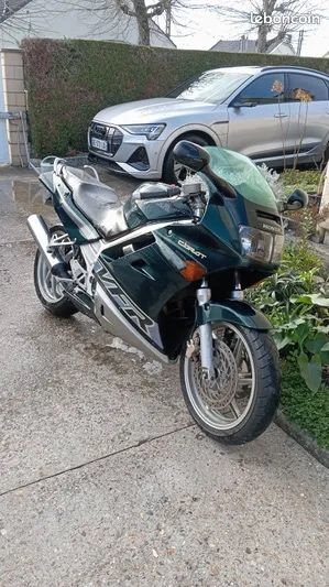 Honda vfr 750.    92-98