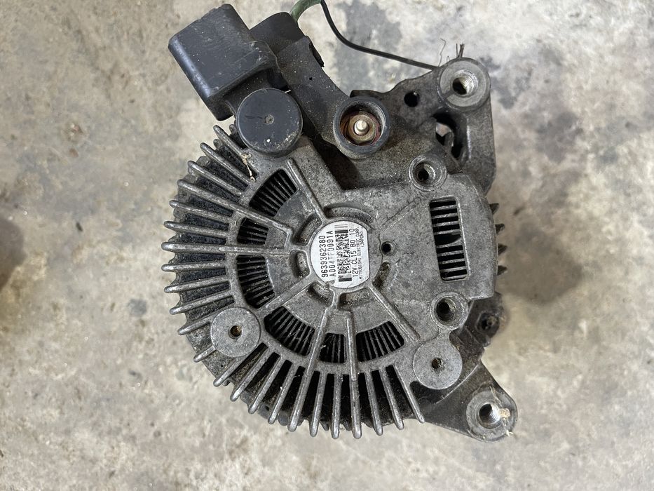 Alternator Peugeot / Citroen 2.0 Hdi RHR cod oem 9654752880