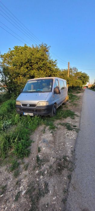 Продавам обурудван бус и машина за подови замазки